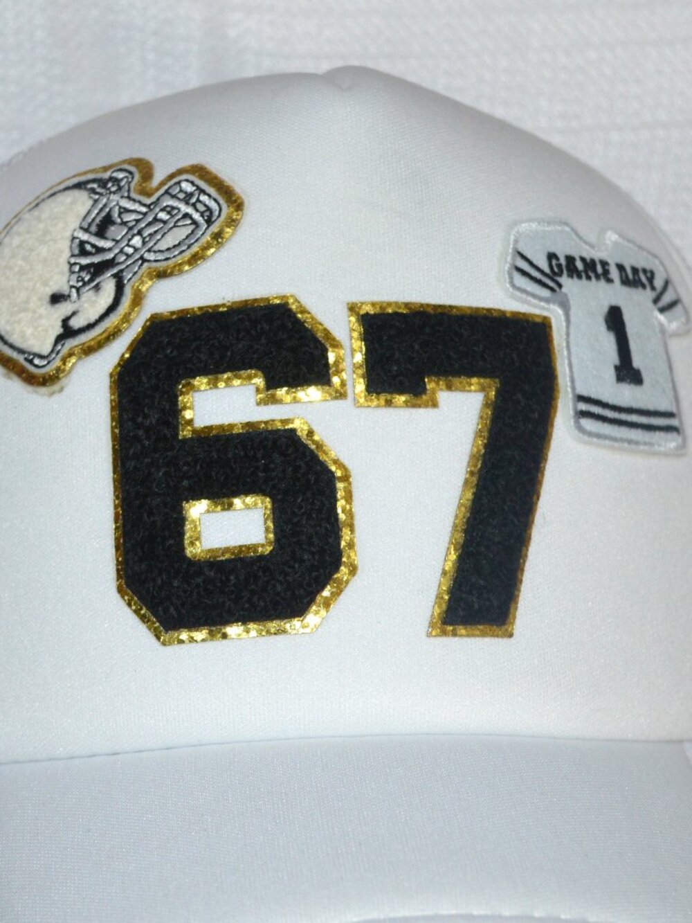 White Cap 'Game Day 67' with Embroidered Patch – Retro Sport Style